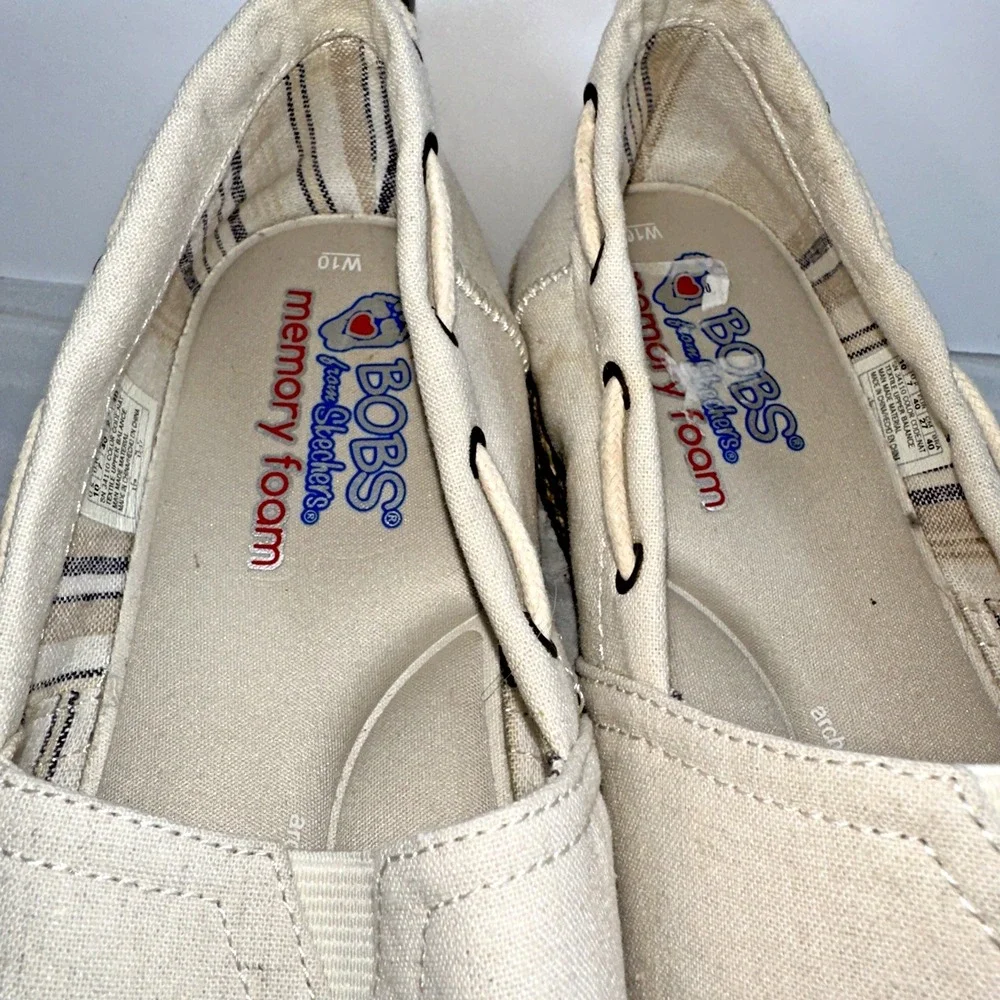 Skechers Womens Bobs Canvas Beige 1.5 Inch Platform Memory Foam Sz 10 Yacht Shoe